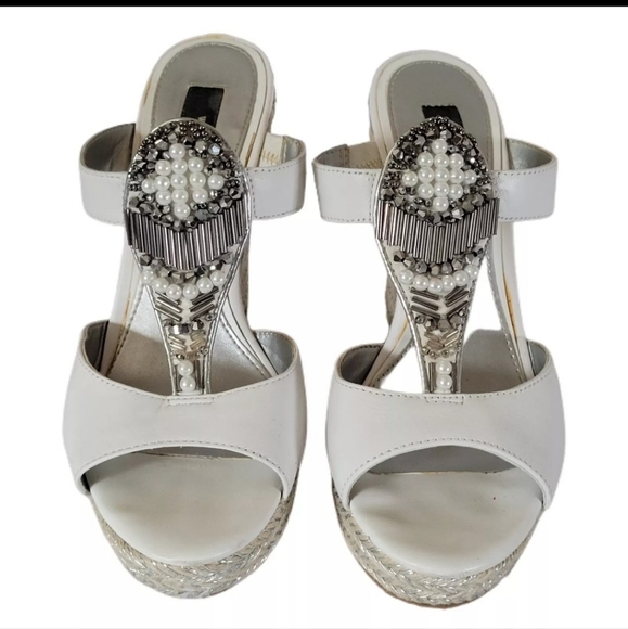 WHBM "Baroness" Embellished White Leather Wedge Slip On Sandal Heel Size 10 - Picture 2 of 8